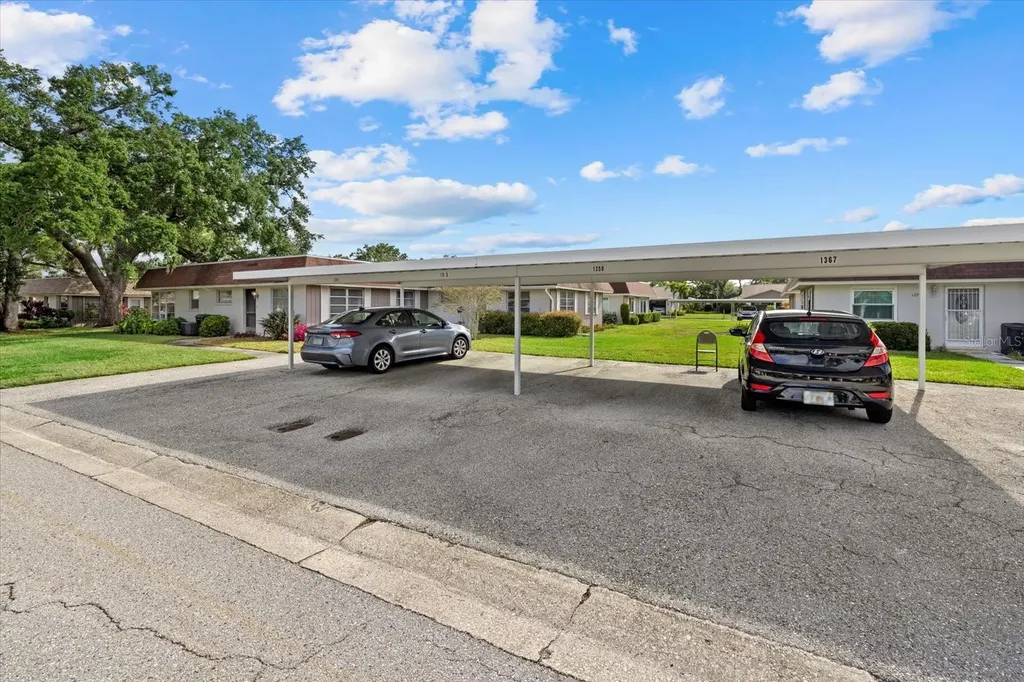 1343 Glendale Circle W Sarasota FL 34232