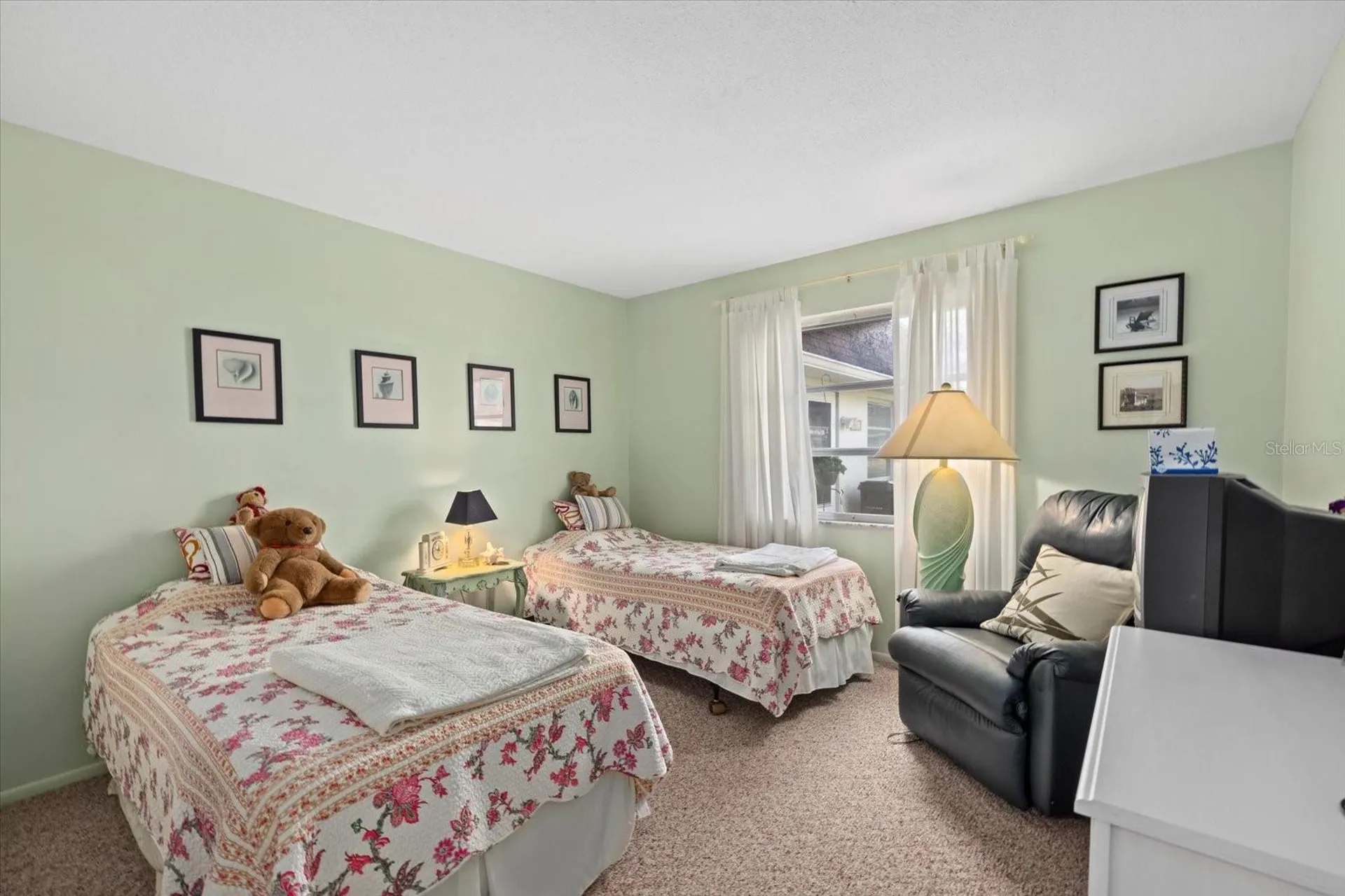 1343 Glendale Circle W Sarasota FL 34232