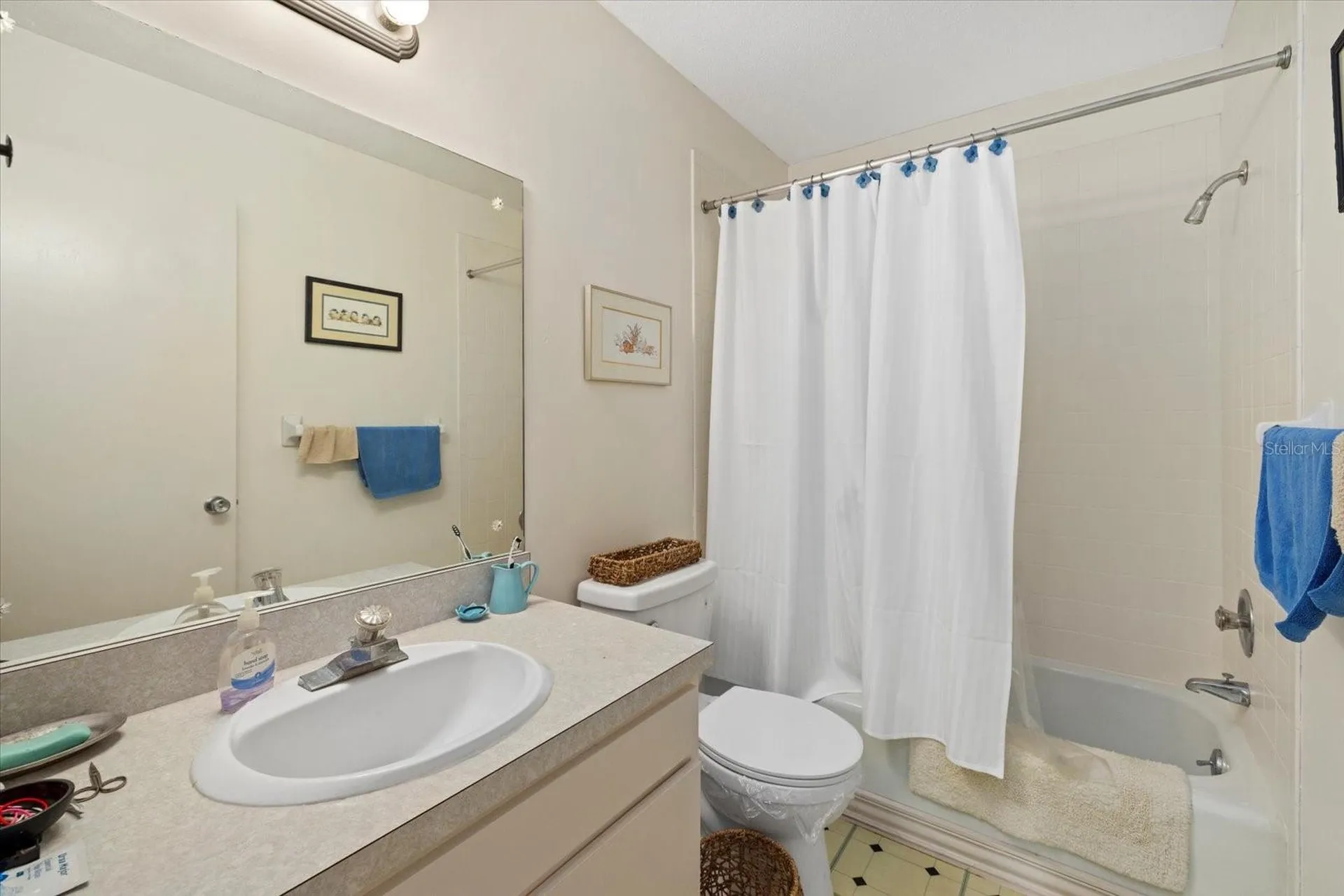 1343 Glendale Circle W Sarasota FL 34232