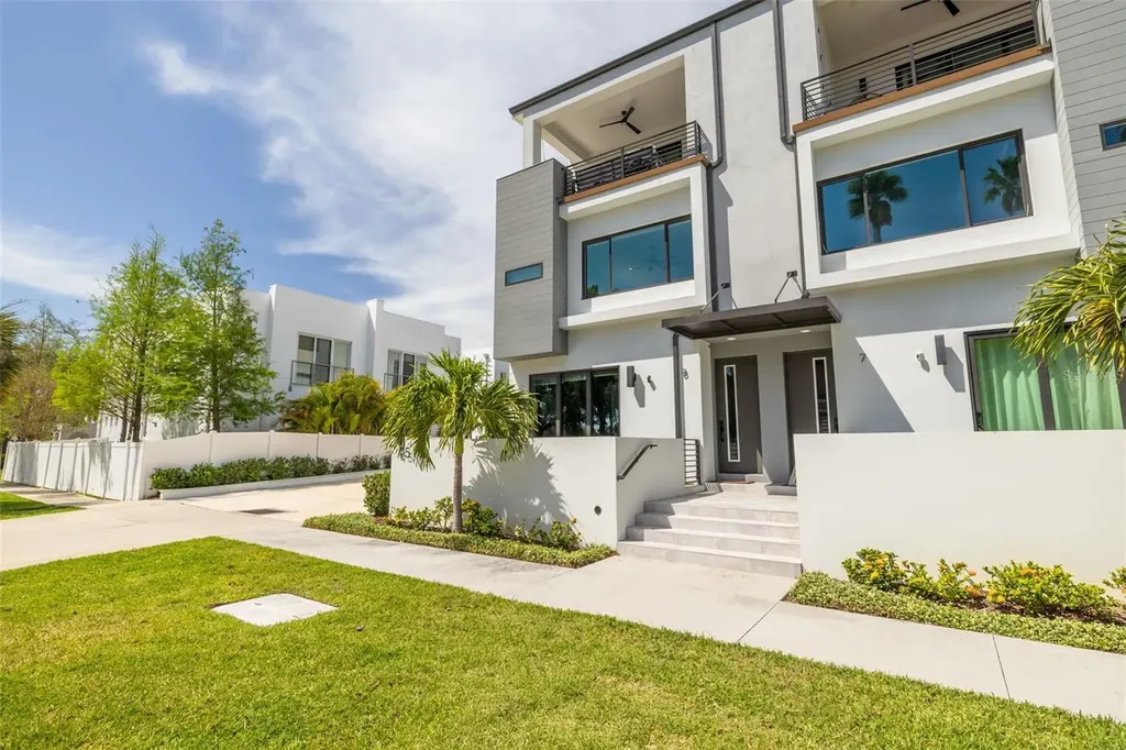 4515 W North A Street Tampa FL 33609