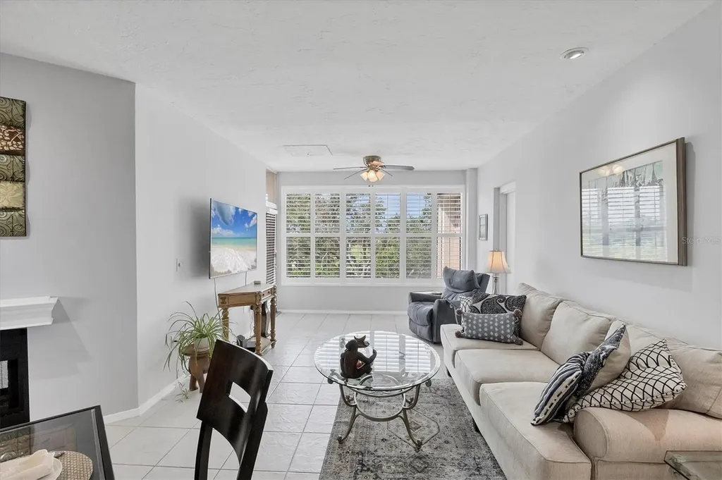 7334 Regina Royale Sarasota FL 34238