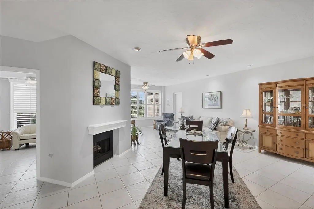 7334 Regina Royale Sarasota FL 34238