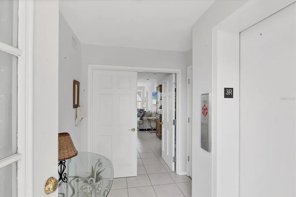 7334 Regina Royale Sarasota FL 34238