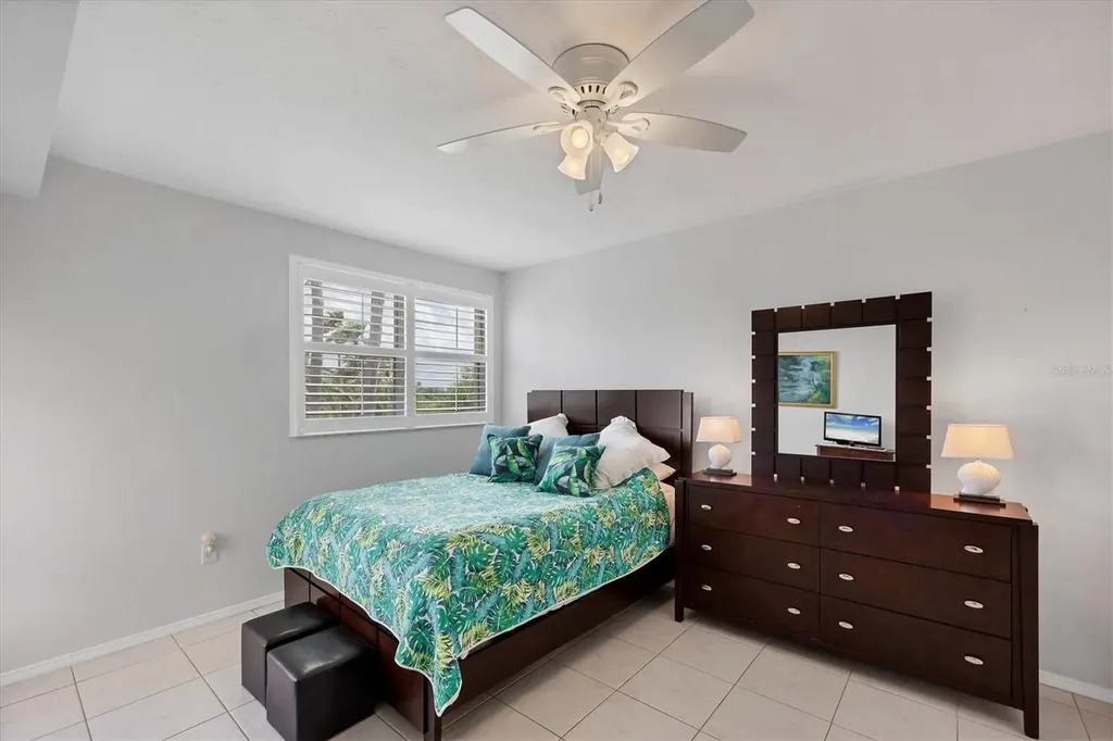 7334 Regina Royale Sarasota FL 34238