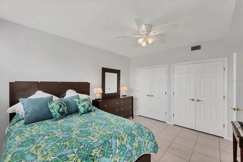 7334 Regina Royale Sarasota FL 34238