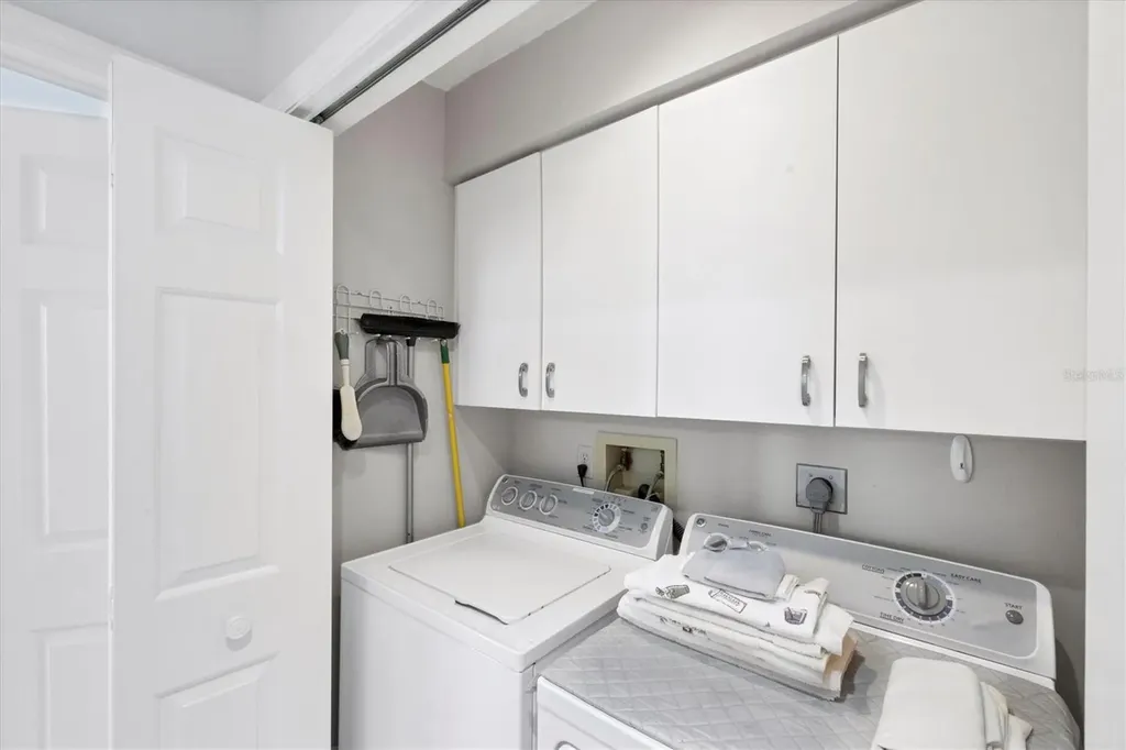 7334 Regina Royale Sarasota FL 34238