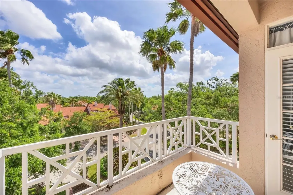 7334 Regina Royale Sarasota FL 34238