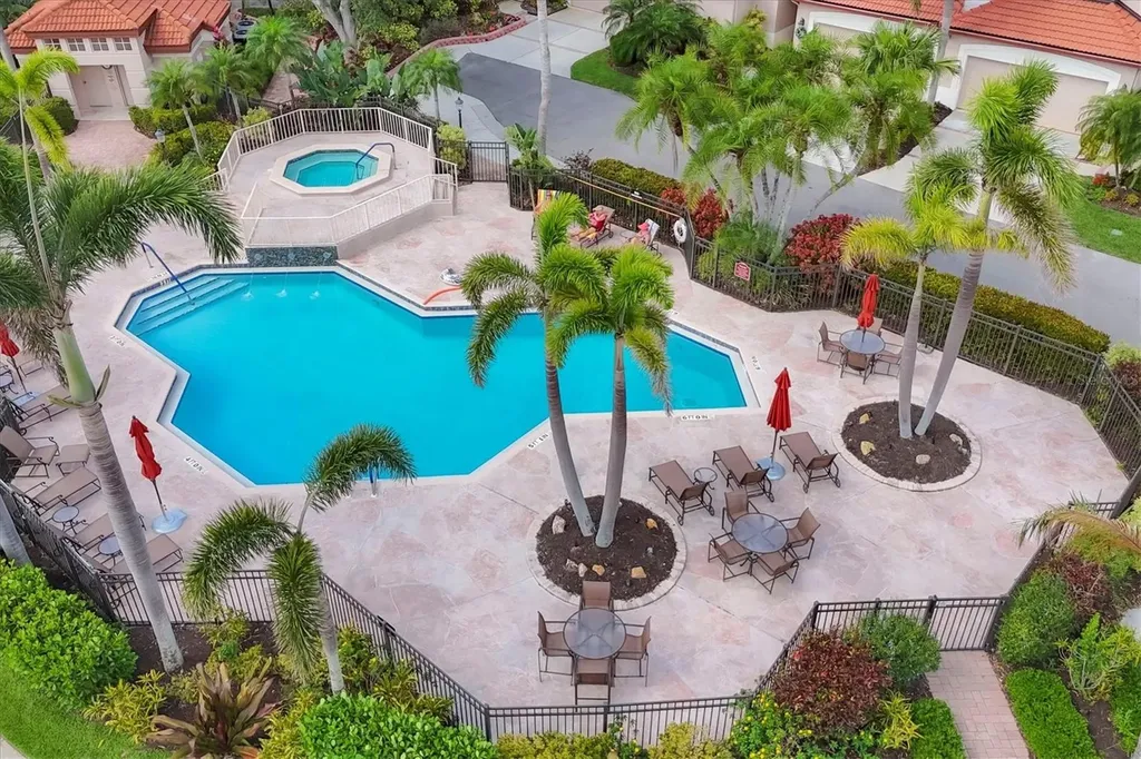 7334 Regina Royale Sarasota FL 34238