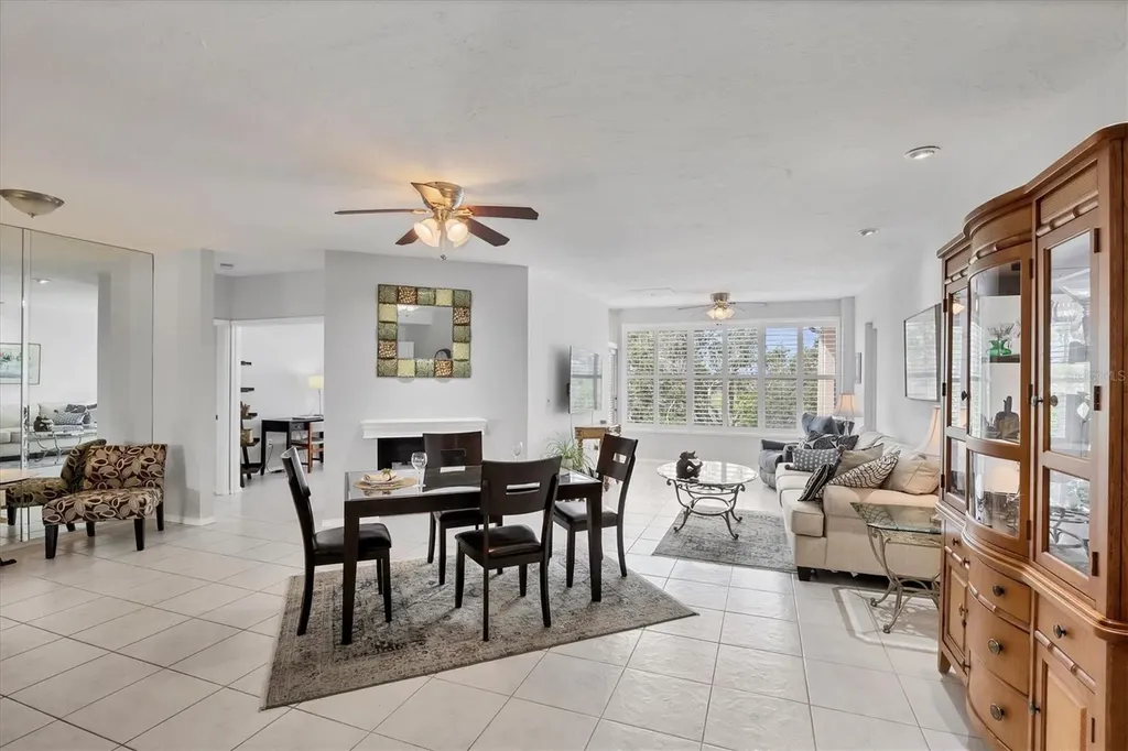 7334 Regina Royale Sarasota FL 34238