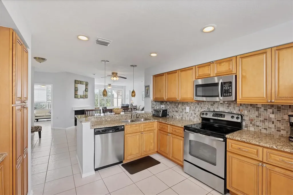 7334 Regina Royale Sarasota FL 34238