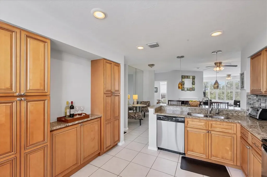 7334 Regina Royale Sarasota FL 34238