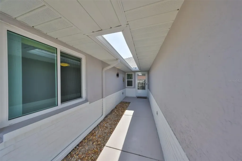 1806 Wolf Laurel Drive Sun City Center FL 33573
