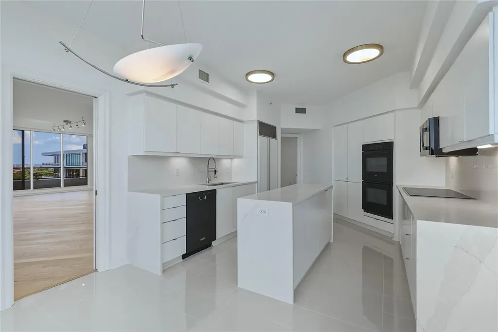 545 Sanctuary Drive Longboat Key FL 34228