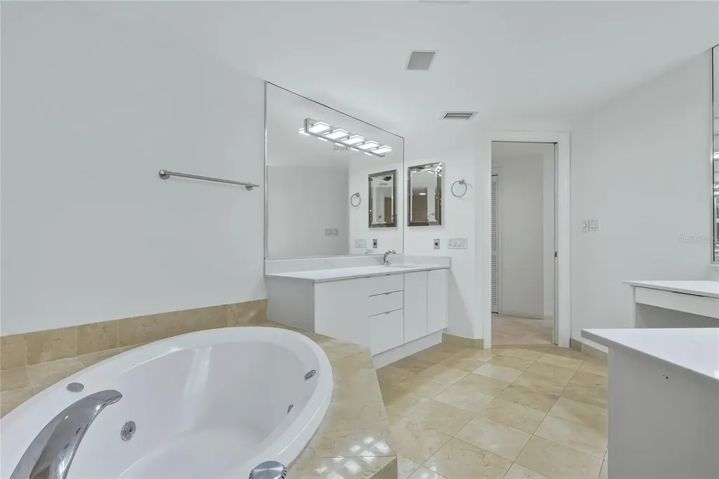545 Sanctuary Drive Longboat Key FL 34228