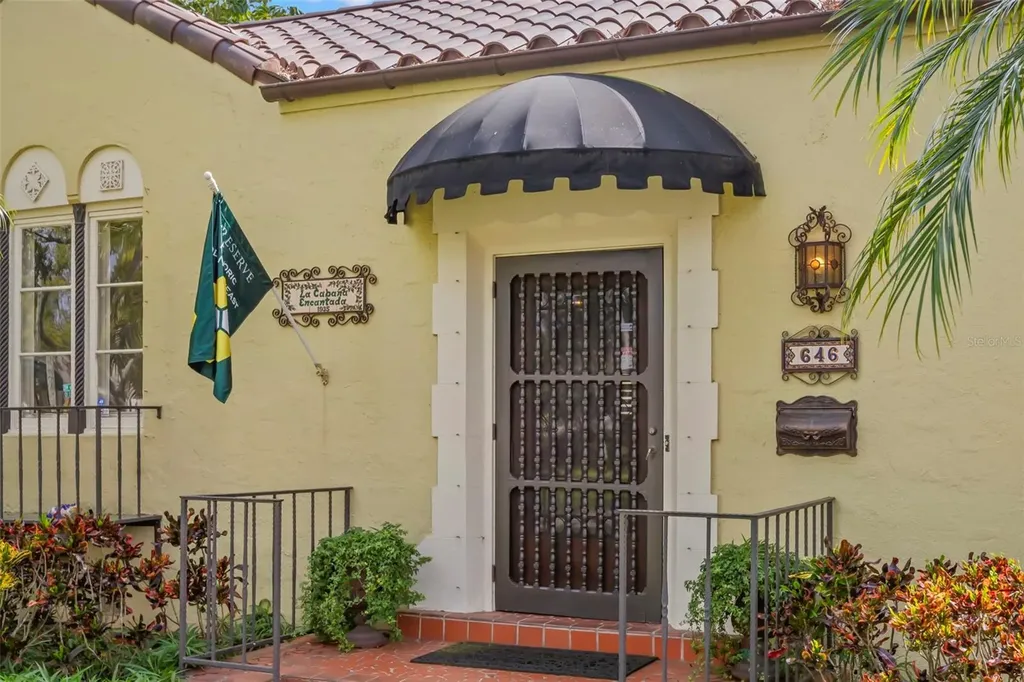646 16th Avenue NE St Petersburg FL 33704