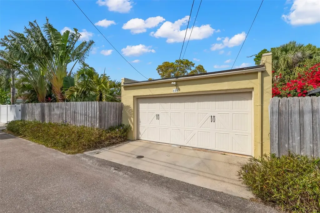 646 16th Avenue NE St Petersburg FL 33704