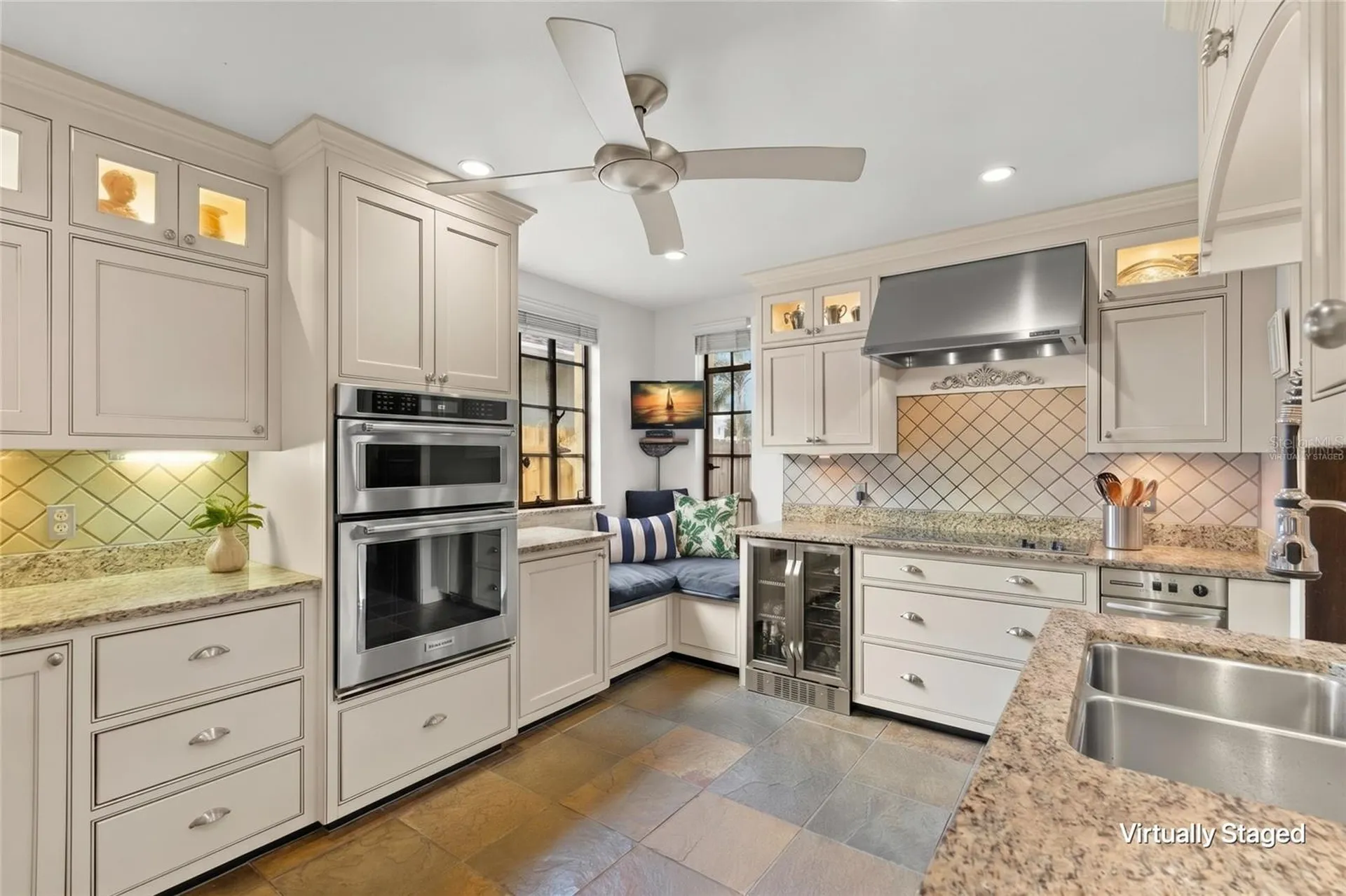 646 16th Avenue NE St Petersburg FL 33704