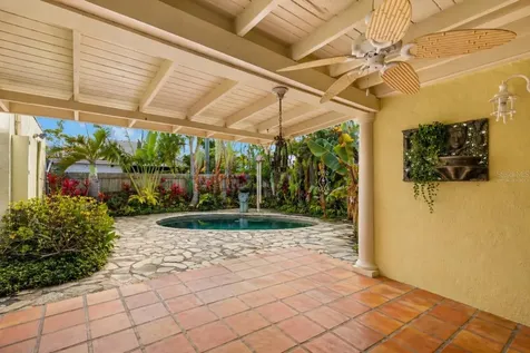 646 16th Avenue NE St Petersburg FL 33704