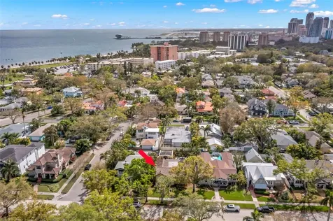 646 16th Avenue NE St Petersburg FL 33704