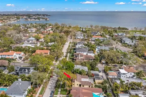 646 16th Avenue NE St Petersburg FL 33704