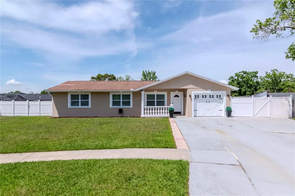 10705 Knollsway Court Tampa FL 33625