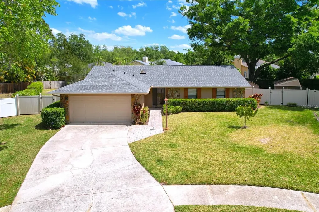 4601 Autumnwind Court Tampa FL 33624