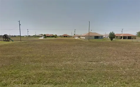 1012 NW 7th Place Cape Coral FL 33993