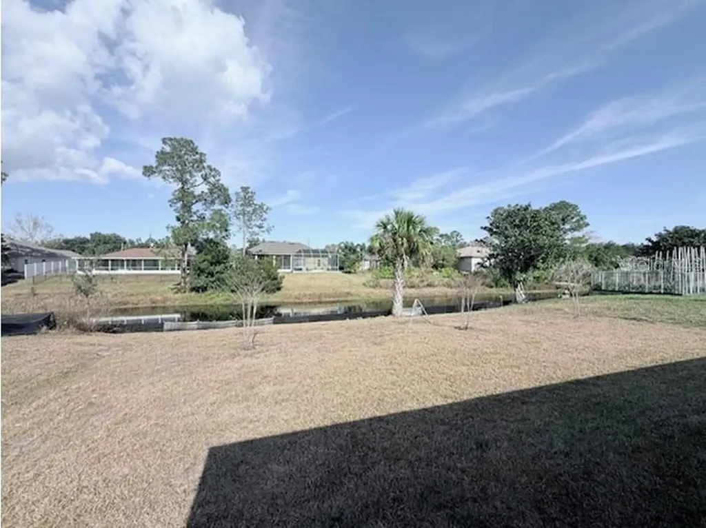 25 Round Thorn Drive Palm Coast FL 32164