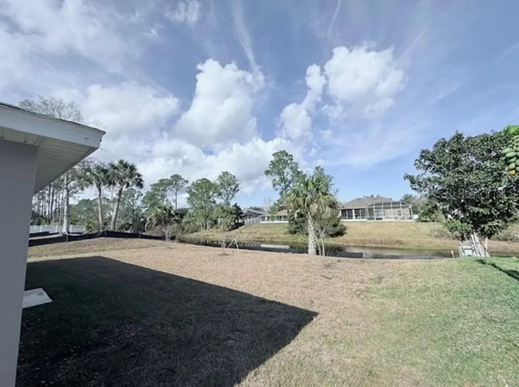 25 Round Thorn Drive Palm Coast FL 32164