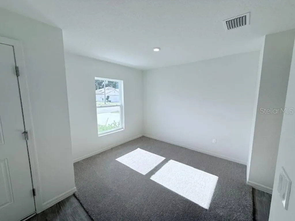25 Round Thorn Drive Palm Coast FL 32164