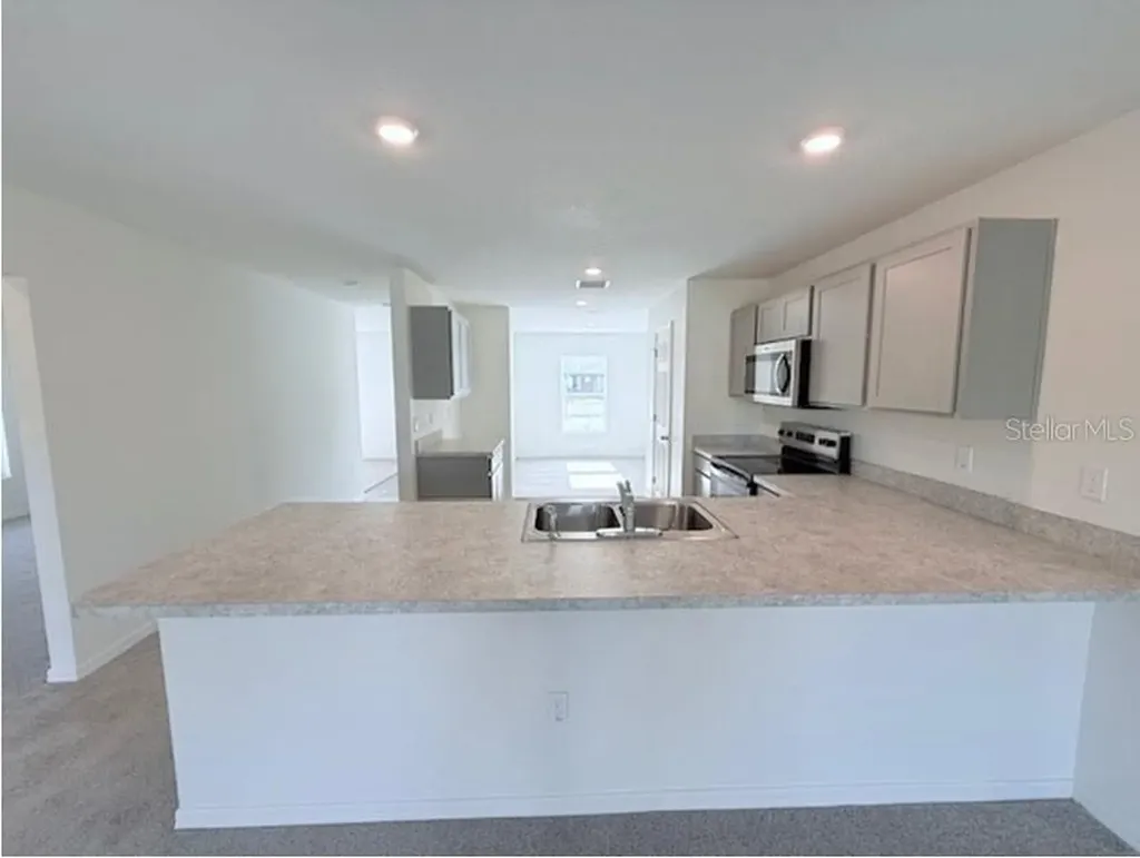 25 Round Thorn Drive Palm Coast FL 32164