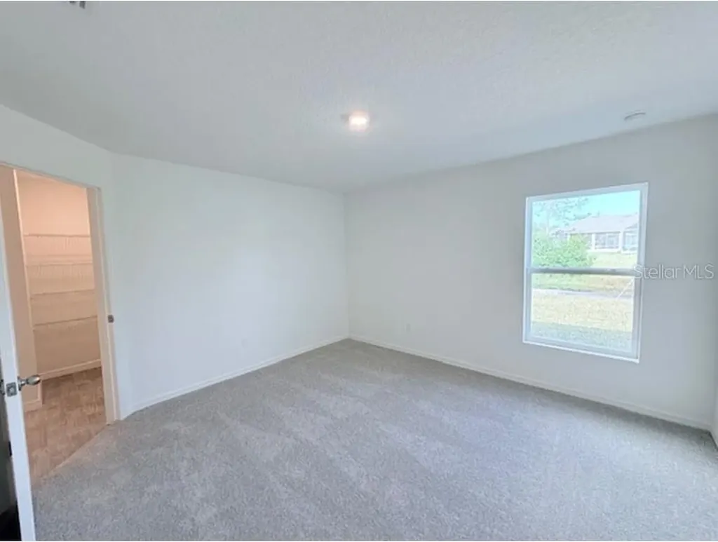 25 Round Thorn Drive Palm Coast FL 32164