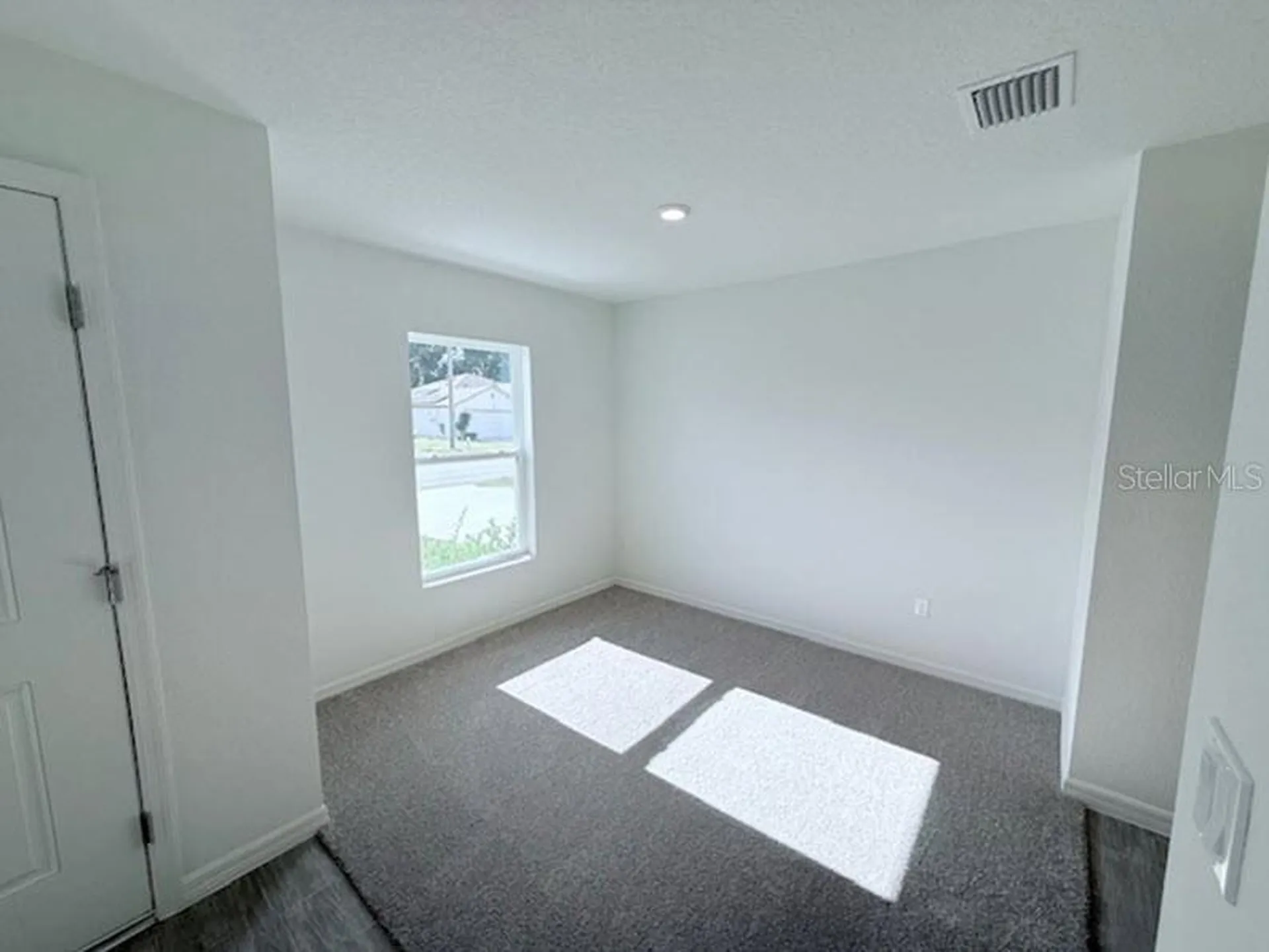 25 Round Thorn Drive Palm Coast FL 32164