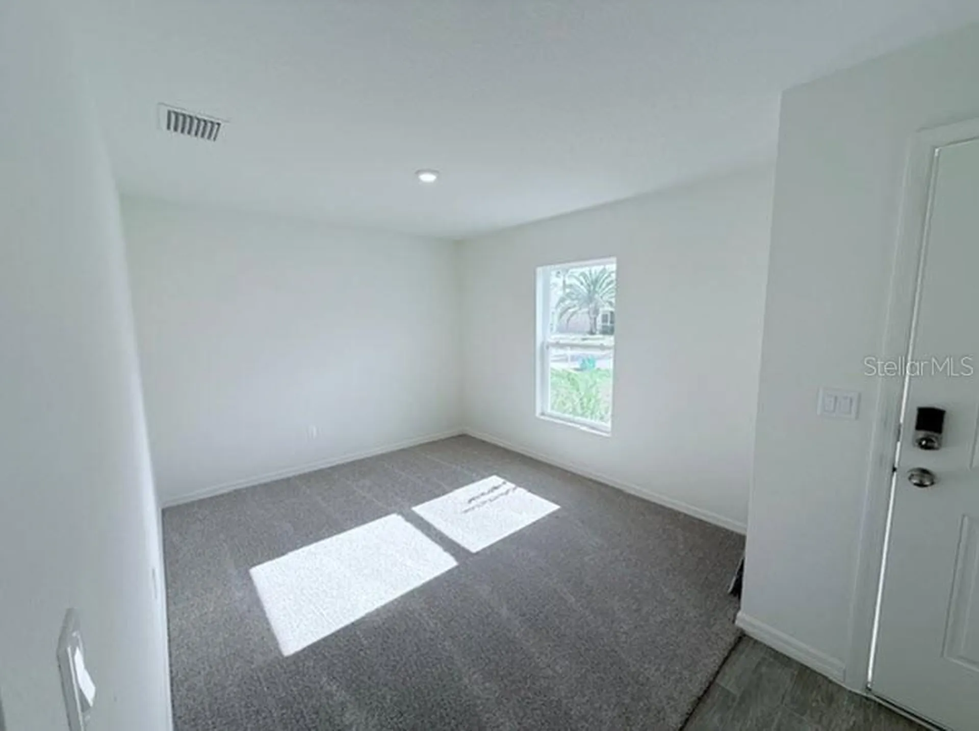 25 Round Thorn Drive Palm Coast FL 32164