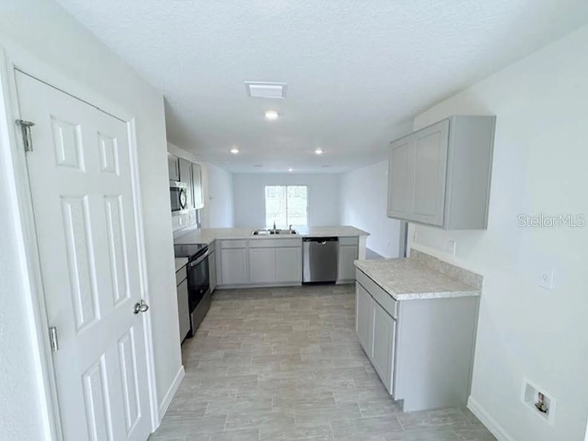 25 Round Thorn Drive Palm Coast FL 32164
