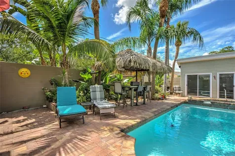 921 24th Avenue N St Petersburg FL 33704