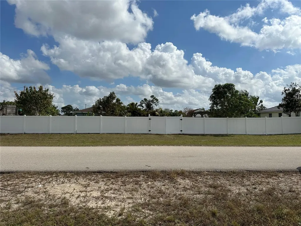 3538 NE 15th Avenue Cape Coral FL 33909