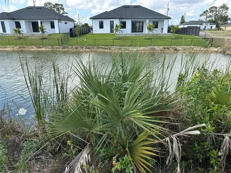 3538 NE 15th Avenue Cape Coral FL 33909