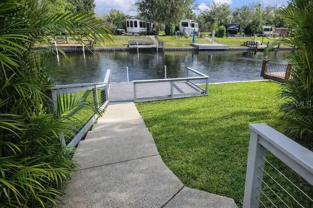 443 Waterway Drive Lake Wales FL 33898