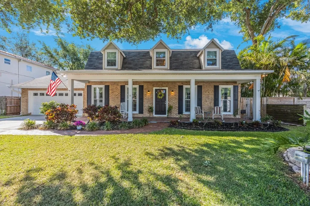 2718 W Leila Avenue Tampa FL 33611