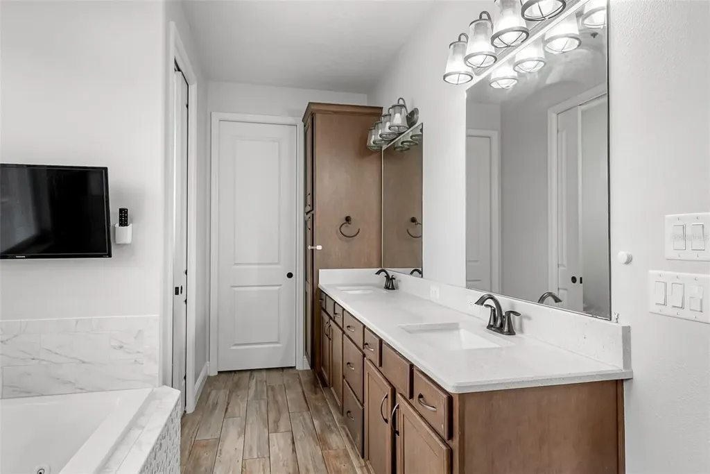 42368 W Cashew Court Eustis FL 32736