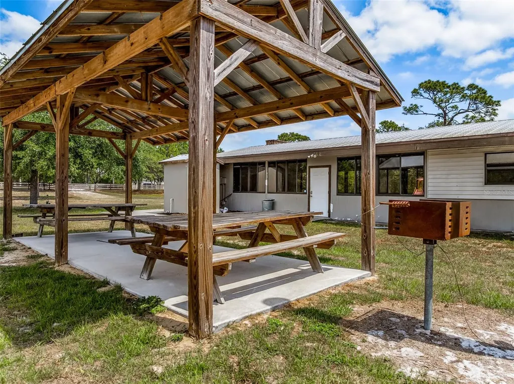 42368 W Cashew Court Eustis FL 32736