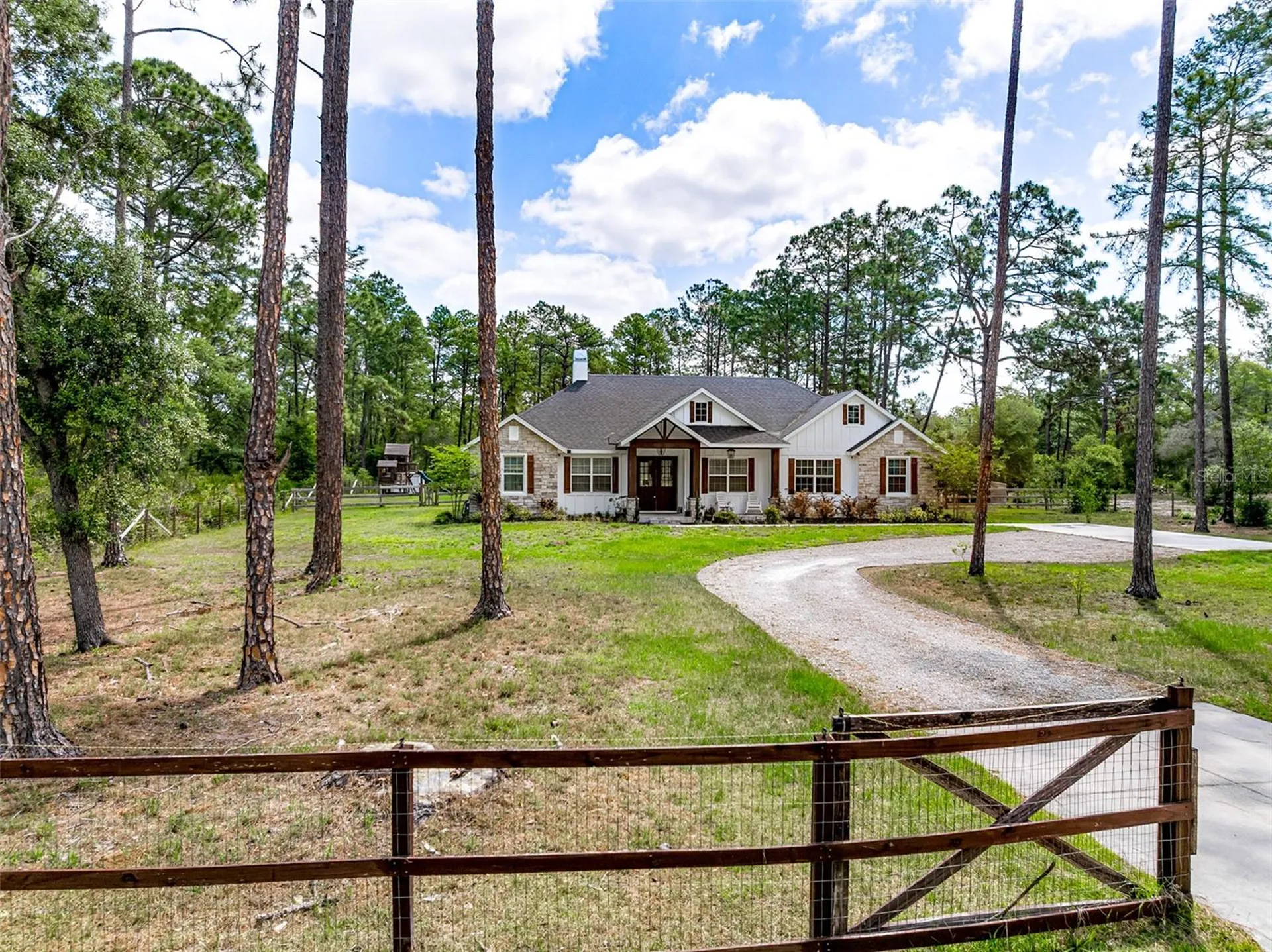 42368 W Cashew Court Eustis FL 32736