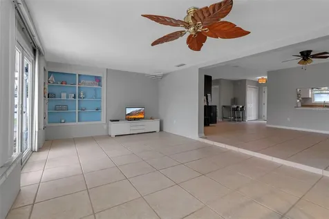 6422 Beechwood Avenue Sarasota FL 34231