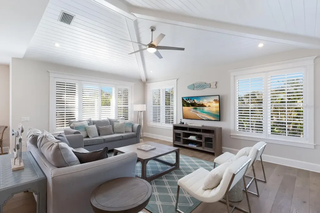 222 Willow Avenue Anna Maria FL 34216