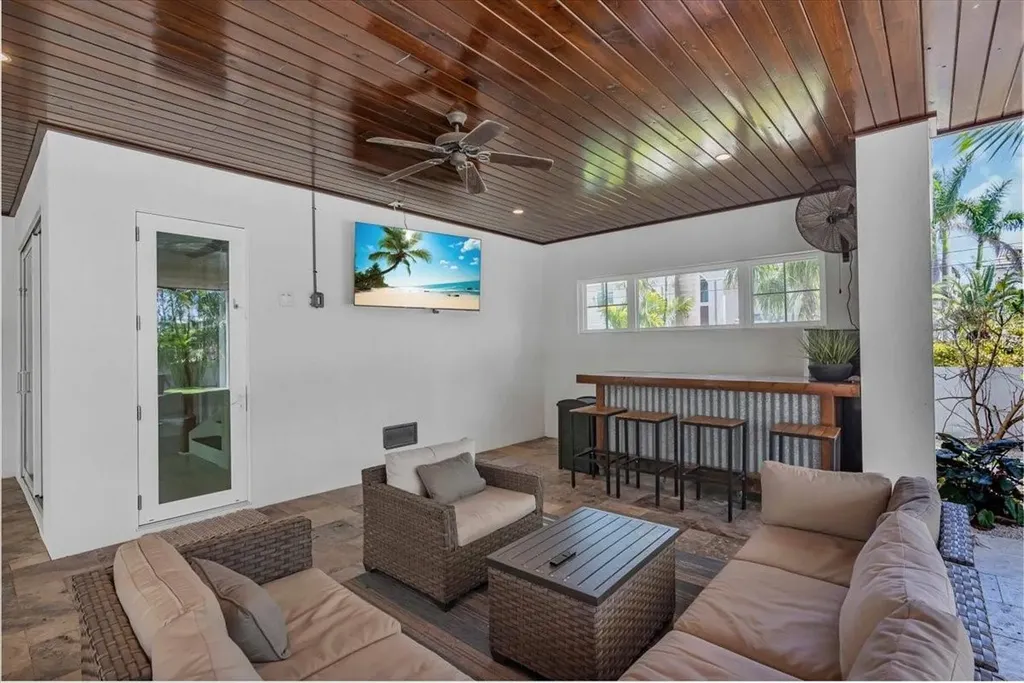 222 Willow Avenue Anna Maria FL 34216