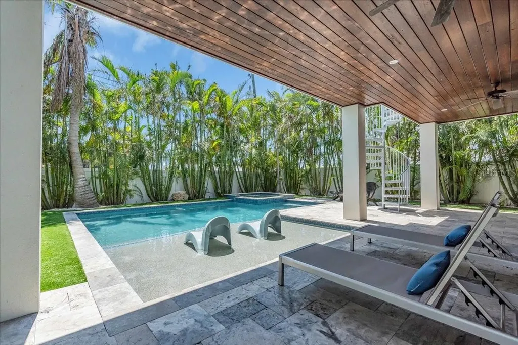 222 Willow Avenue Anna Maria FL 34216