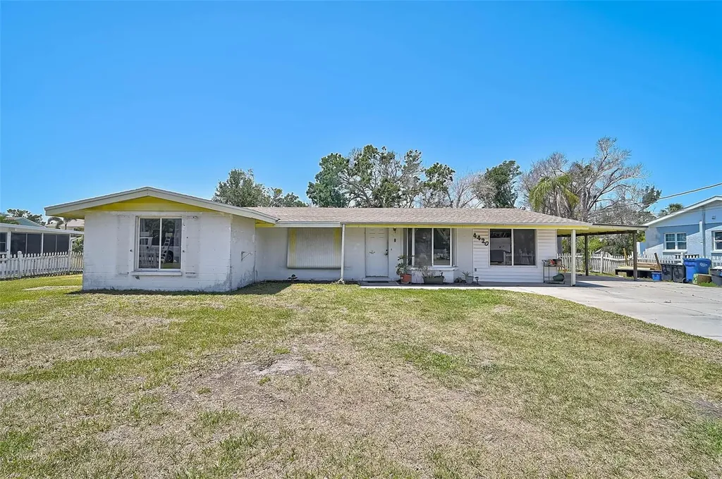 4420 101st Street W Bradenton FL 34210