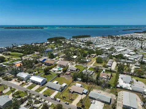 4420 101st Street W Bradenton FL 34210