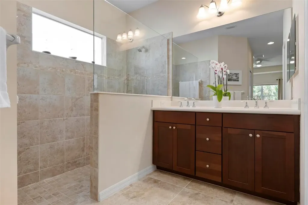 4814 Lake Breeze Terrace Sarasota FL 34243